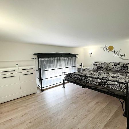 Manyi Apartman 2 Debrecen Esterno foto