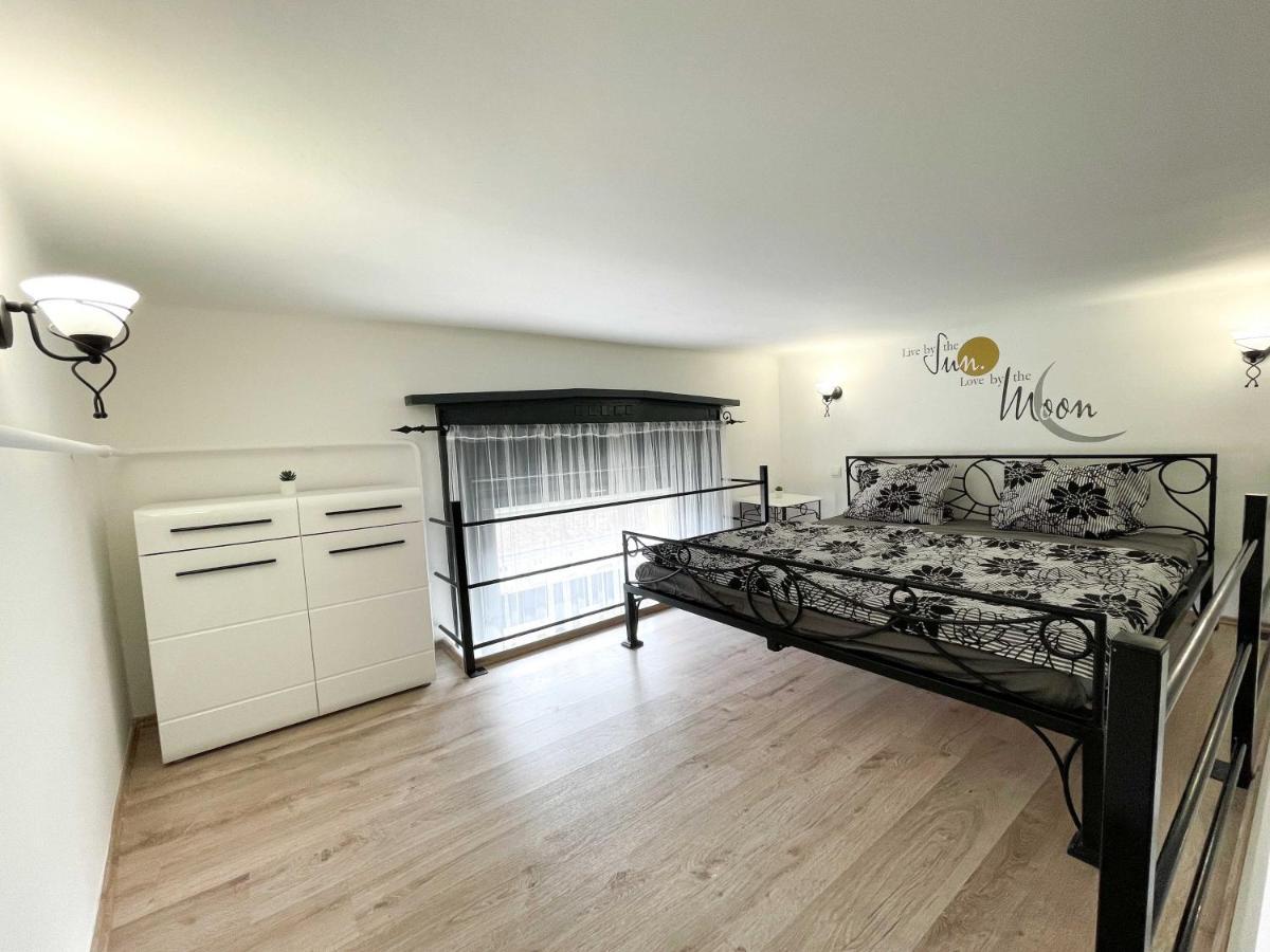 Manyi Apartman 2 Debrecen Esterno foto